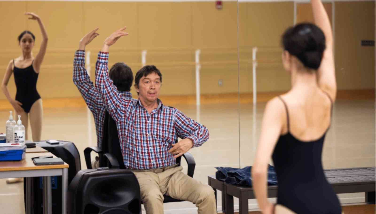 citydance-conservatory-ballet-master-stanislav-isssaev citydance-conservatory-ballet-master-stanislav-isssaev
